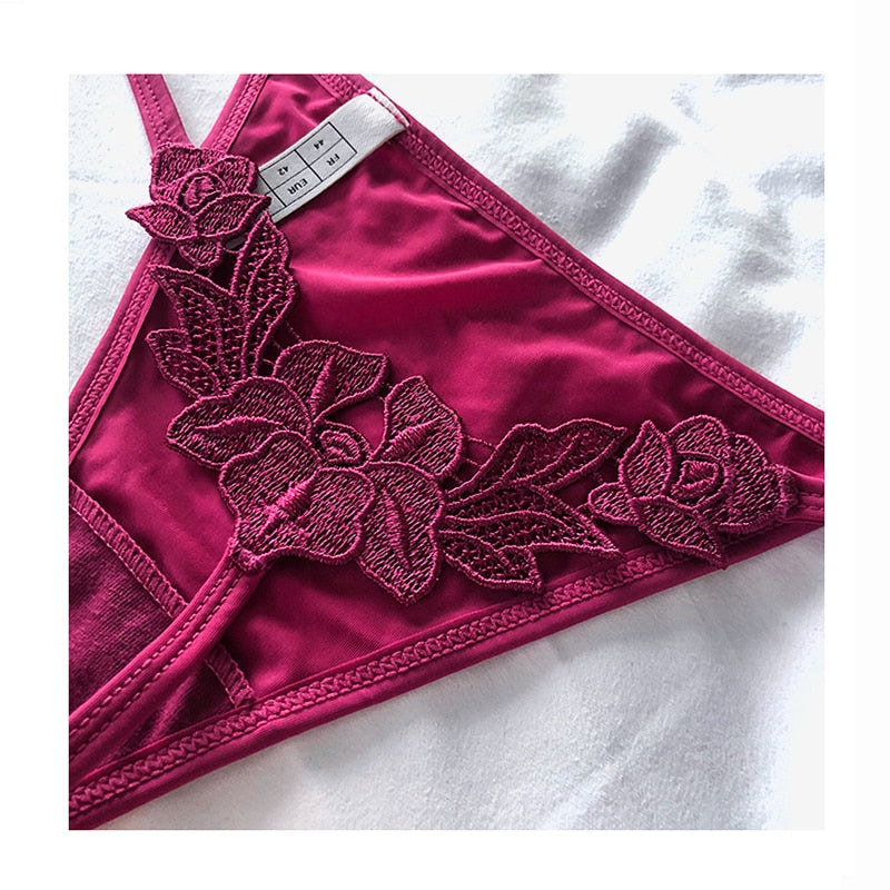 Floral Embroidered Sexy Briefs Low Waist G-String Seduction Thin Women Underwear Seamless Sexy Hollow Out Panties Thong Lingerie