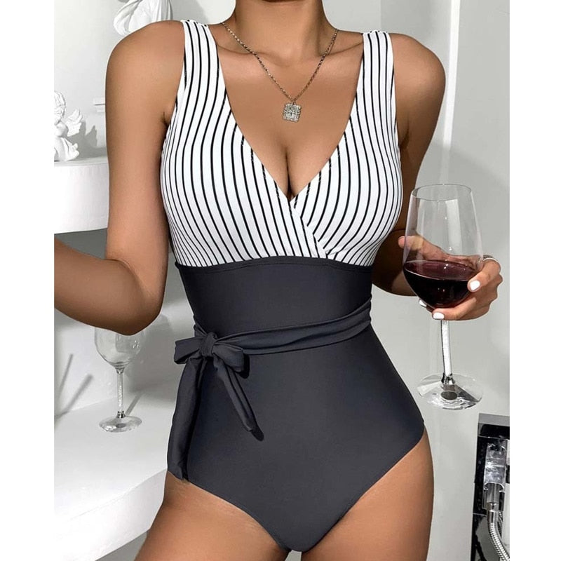 Sexy One-Piece Large Size Swimwear 2022 New Push Up Bodysuit Women Plus Size Swimsuit Closed Beachwear Female Bathing Suit Pool